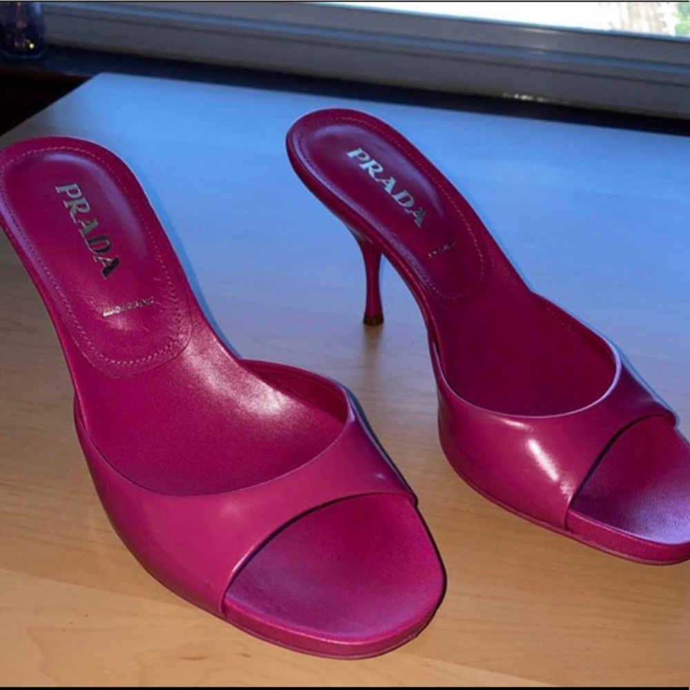 ISO Prada slides mules heels size 5 in BLACK & RED